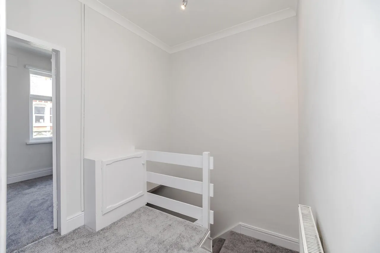 Addycombe Terrace, Heaton, photo 15