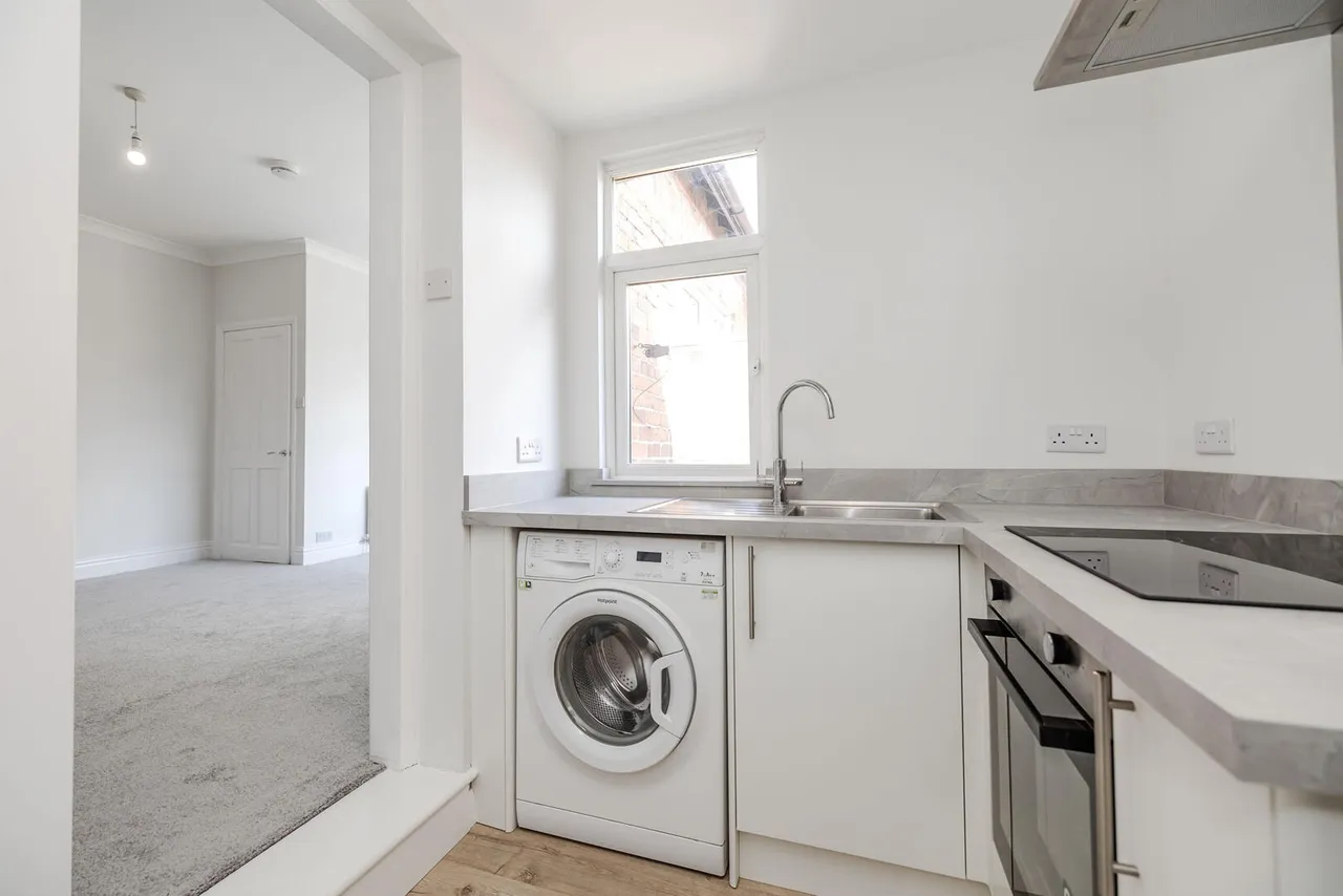 Addycombe Terrace, Heaton, photo 13