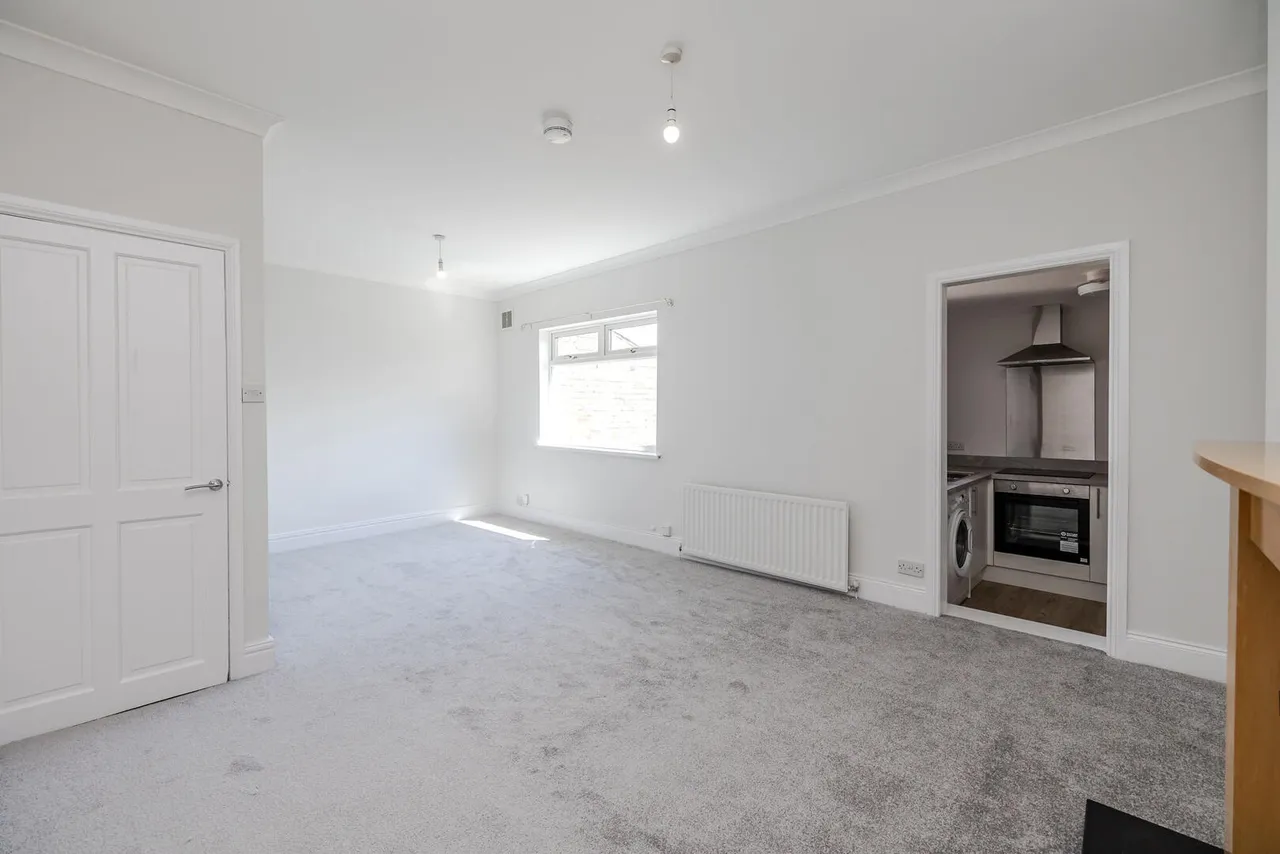 Addycombe Terrace, Heaton, photo 7