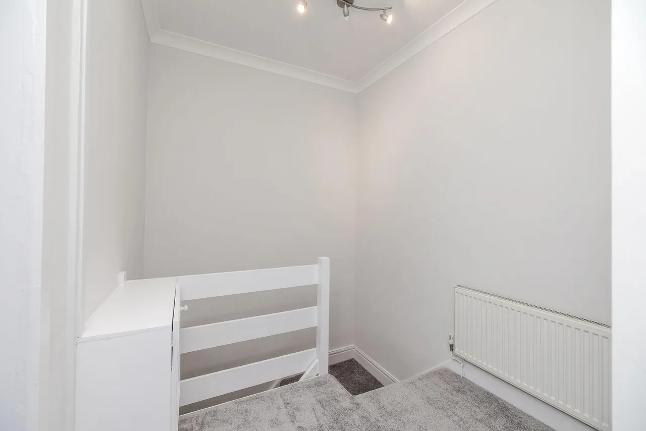 Addycombe Terrace, Heaton, photo 16