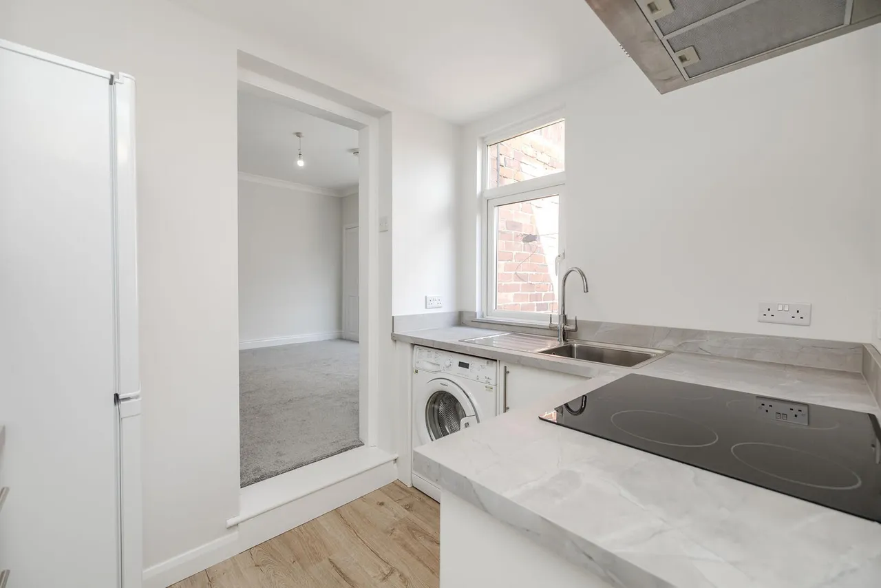 Addycombe Terrace, Heaton, photo 11