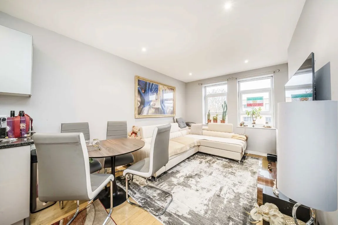 London Road, KT2, photo 2
