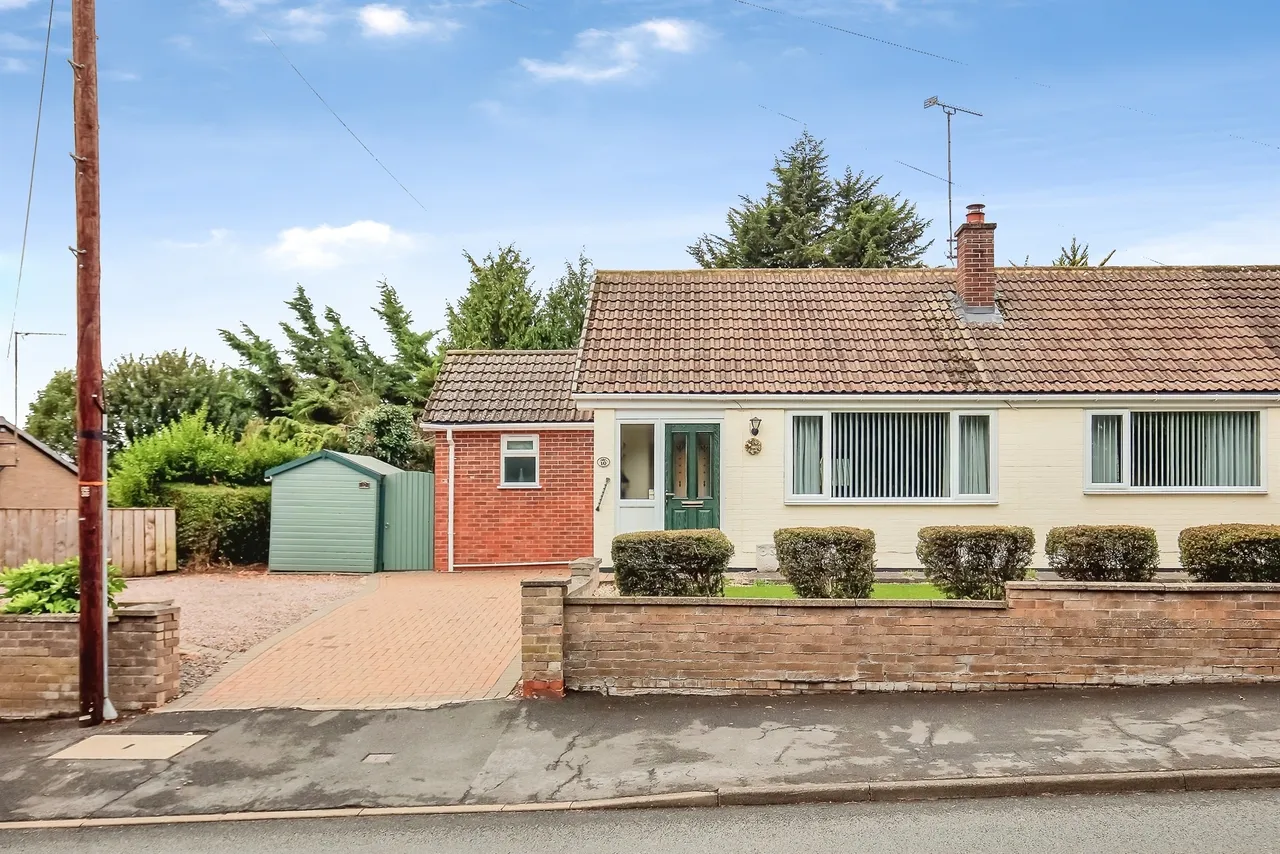 2 bed house for sale — Little Casterton Road, Stamford