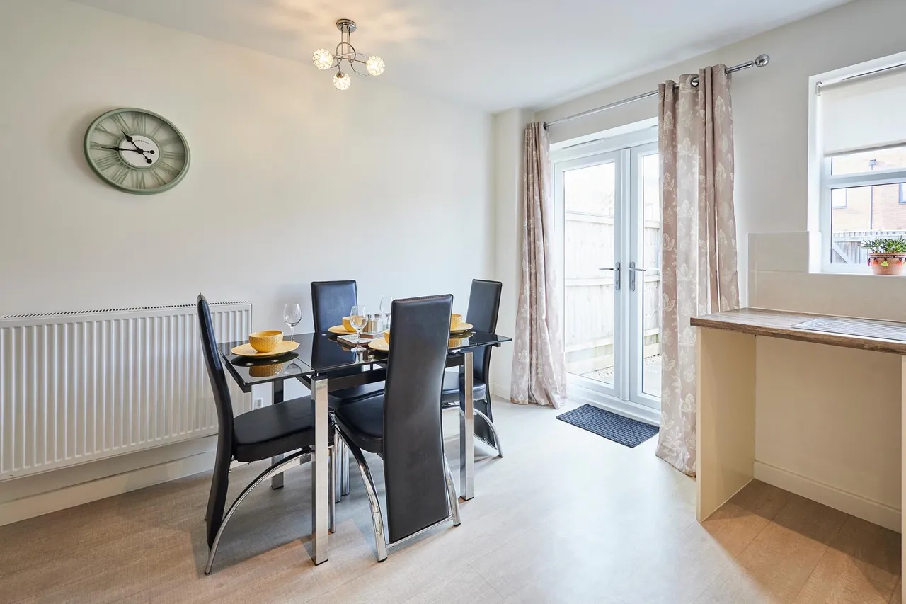 Blakeholme Court, Burton upon Trent, DE14, photo 6