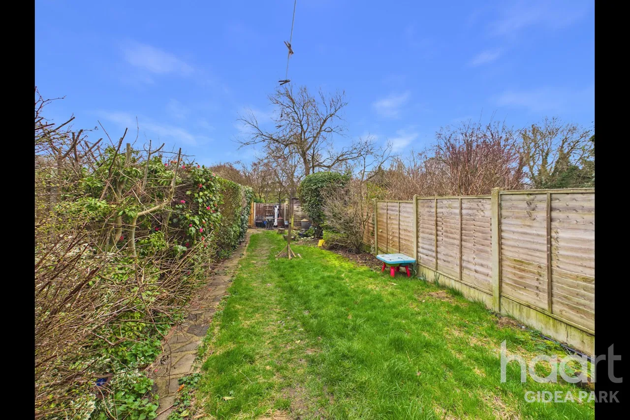 Northumberland Avenue, Hornchurch, RM11, photo 13