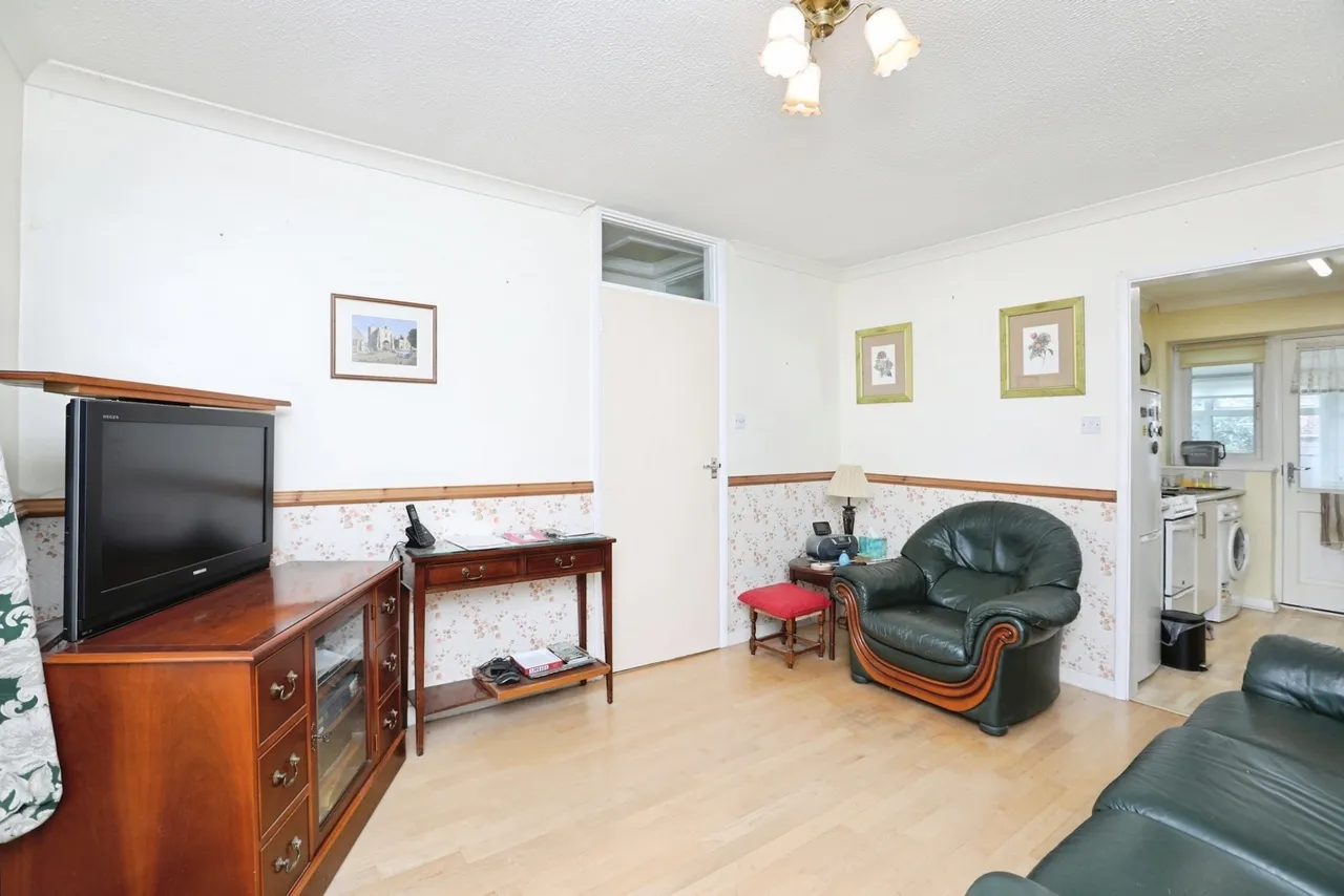 Walnut Tree Drive, Sittingbourne, ME10, photo 2