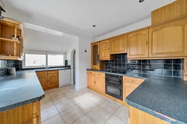 Alma Road, Eton Wick, SL4, photo 3
