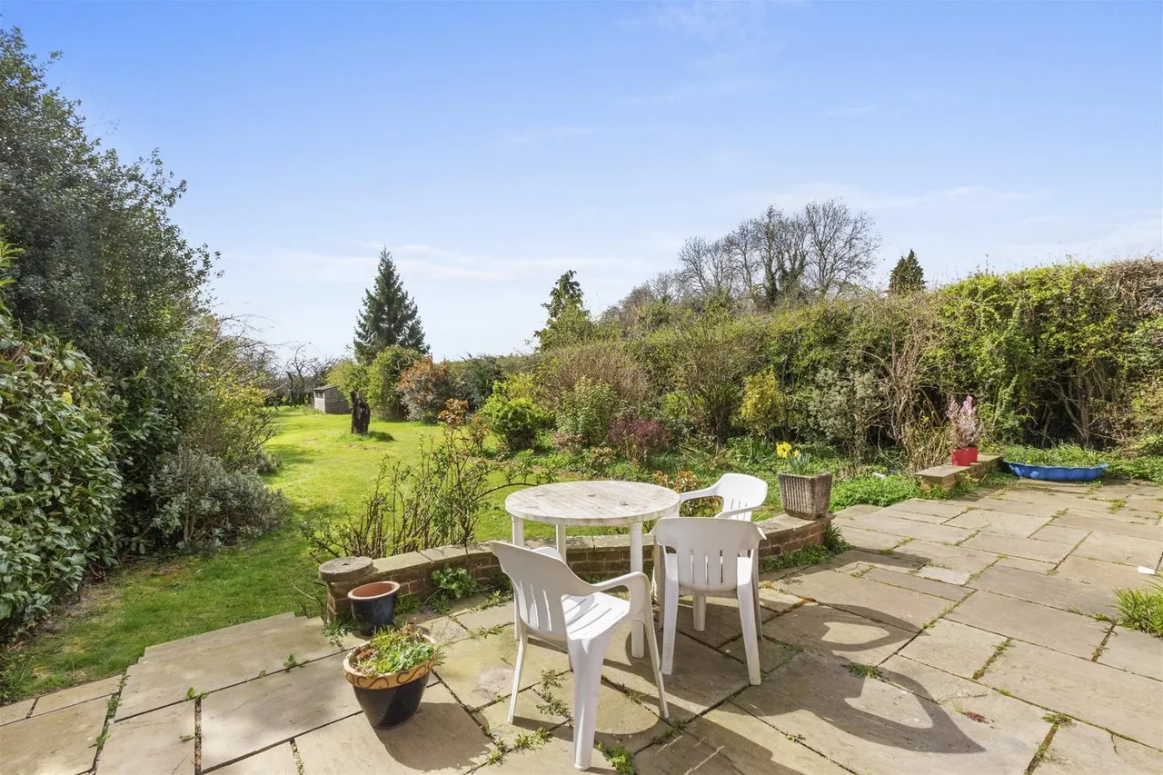 Sheepcote Dell Road, Holmer Green, HP15, photo 9
