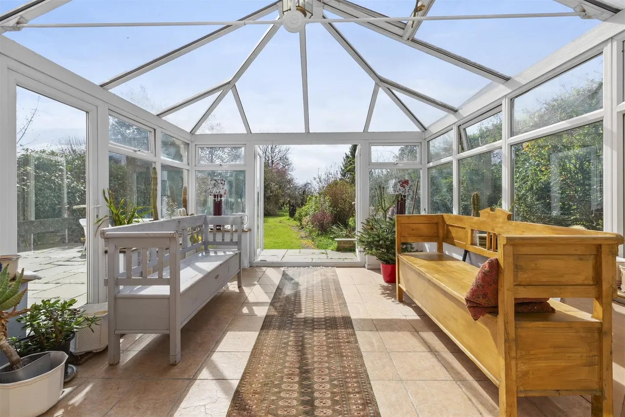 Sheepcote Dell Road, Holmer Green, HP15, photo 4