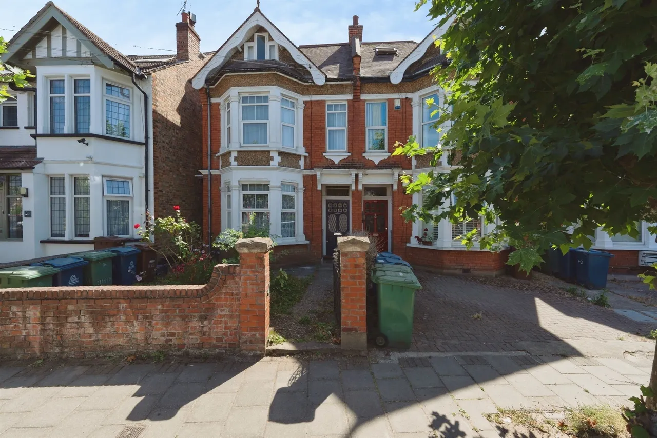 6 bed house for sale — Welldon Crescent, Harrow