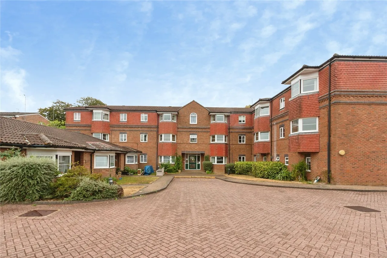 flat for sale, Westdeane Court, Basingstoke, RG21