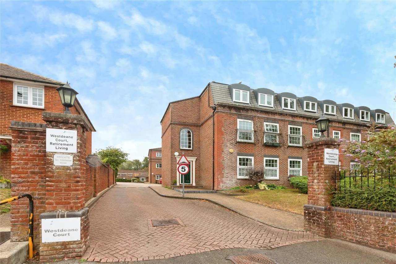 Westdeane Court, Basingstoke, RG21, photo 6