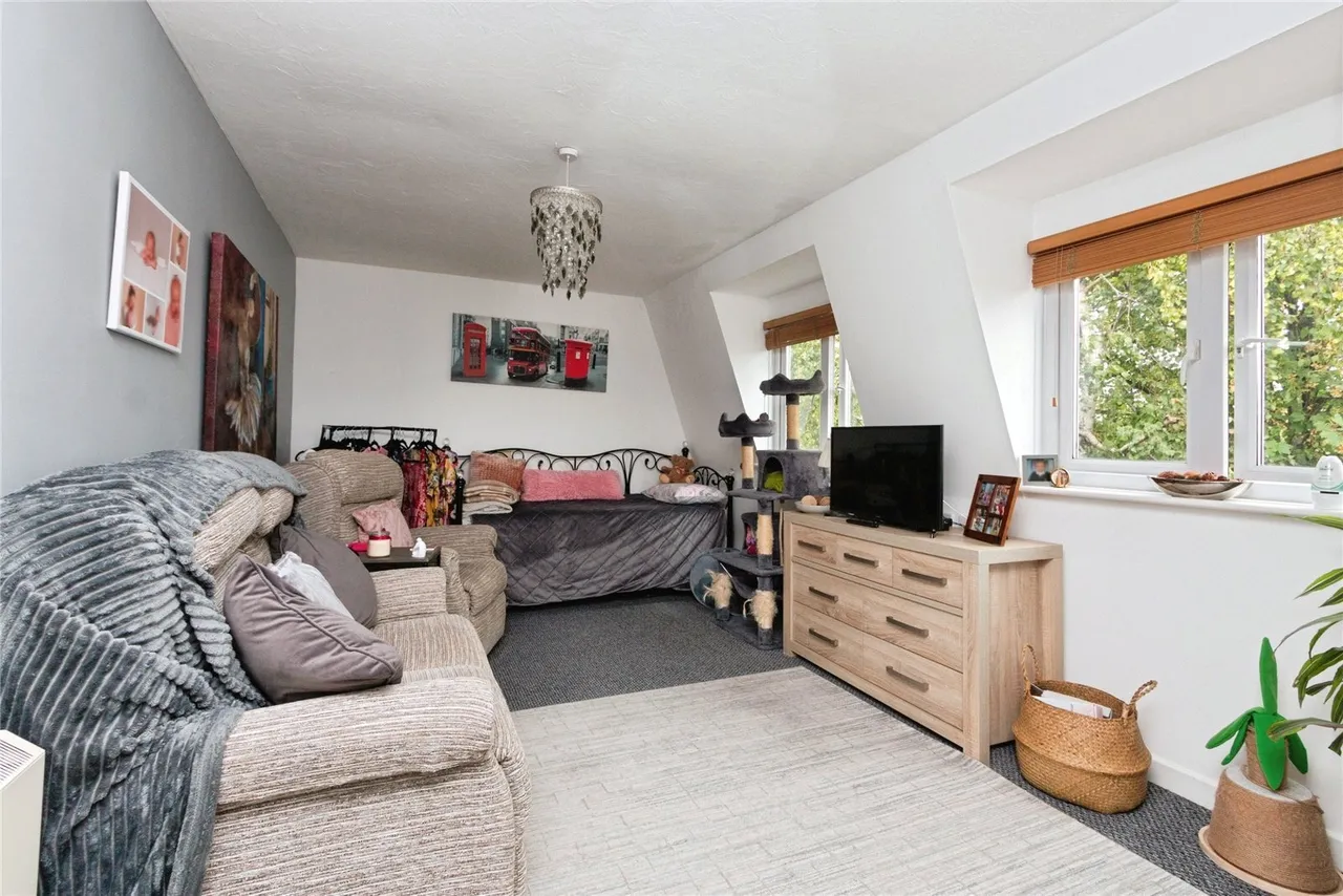 Westdeane Court, Basingstoke, RG21, photo 4