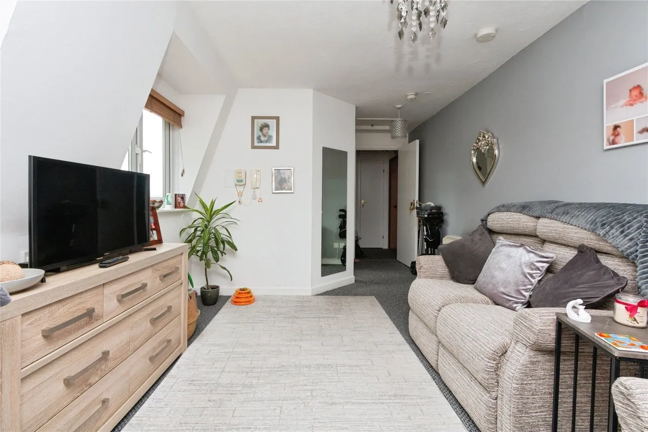Westdeane Court, Basingstoke, RG21, photo 8