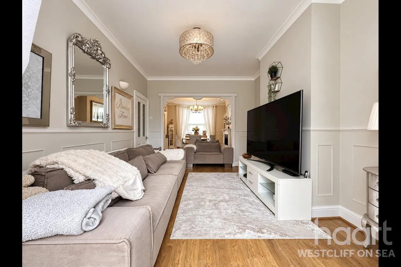 Ramuz Drive, Westcliff-On-Sea, SS0, photo 2