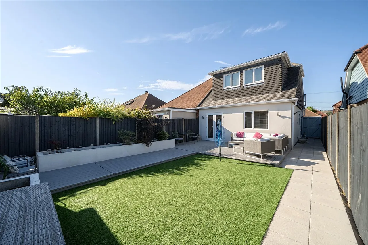 Cooper Grove, Portchester, photo 8