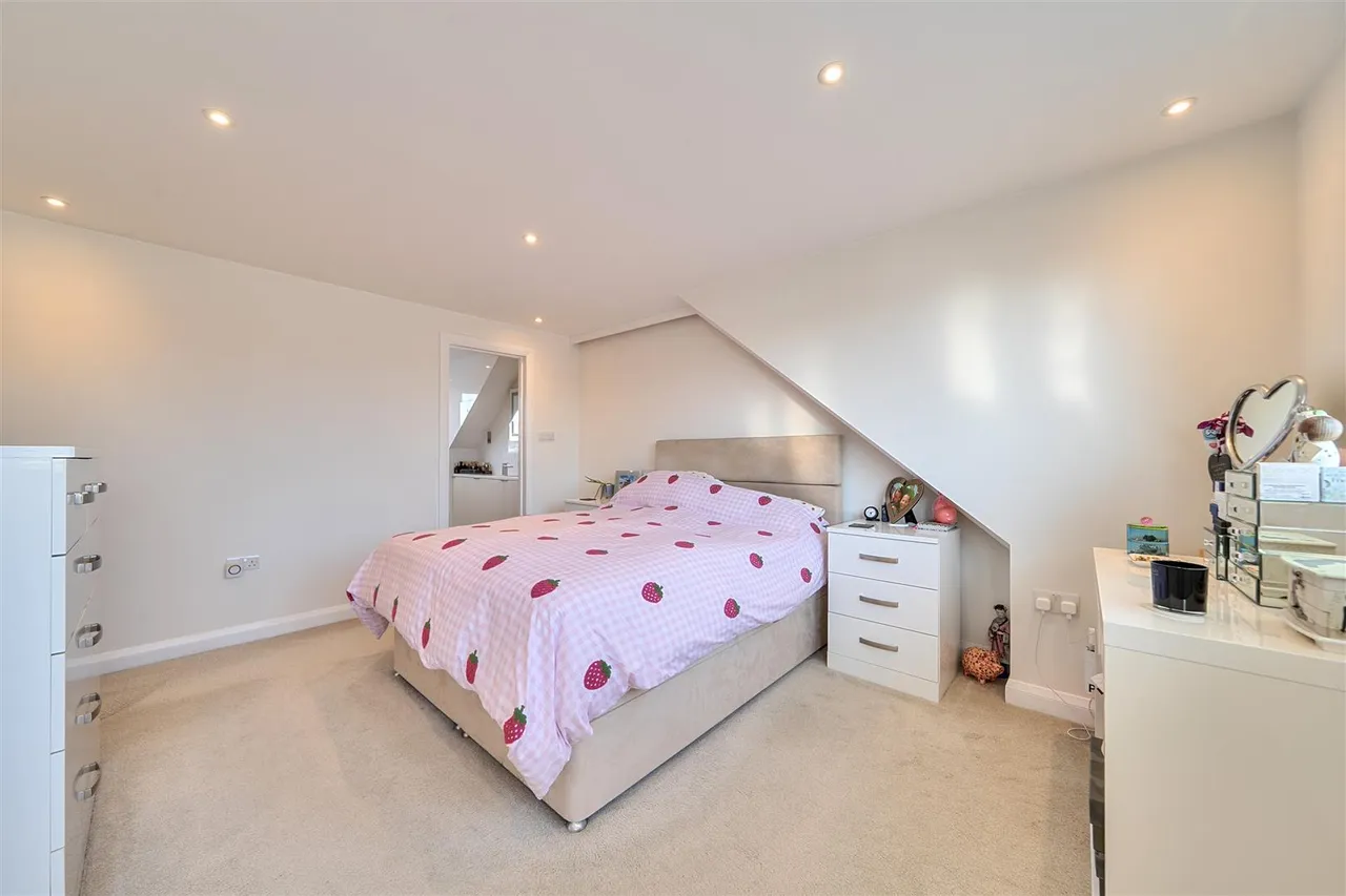 Cooper Grove, Portchester, photo 12