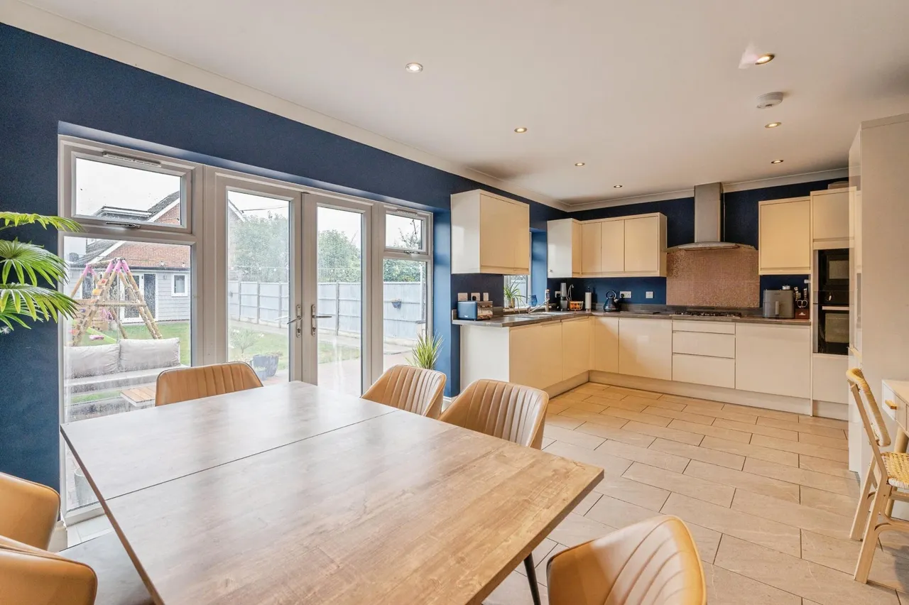 Somerset Road, Basildon, SS15, photo 9