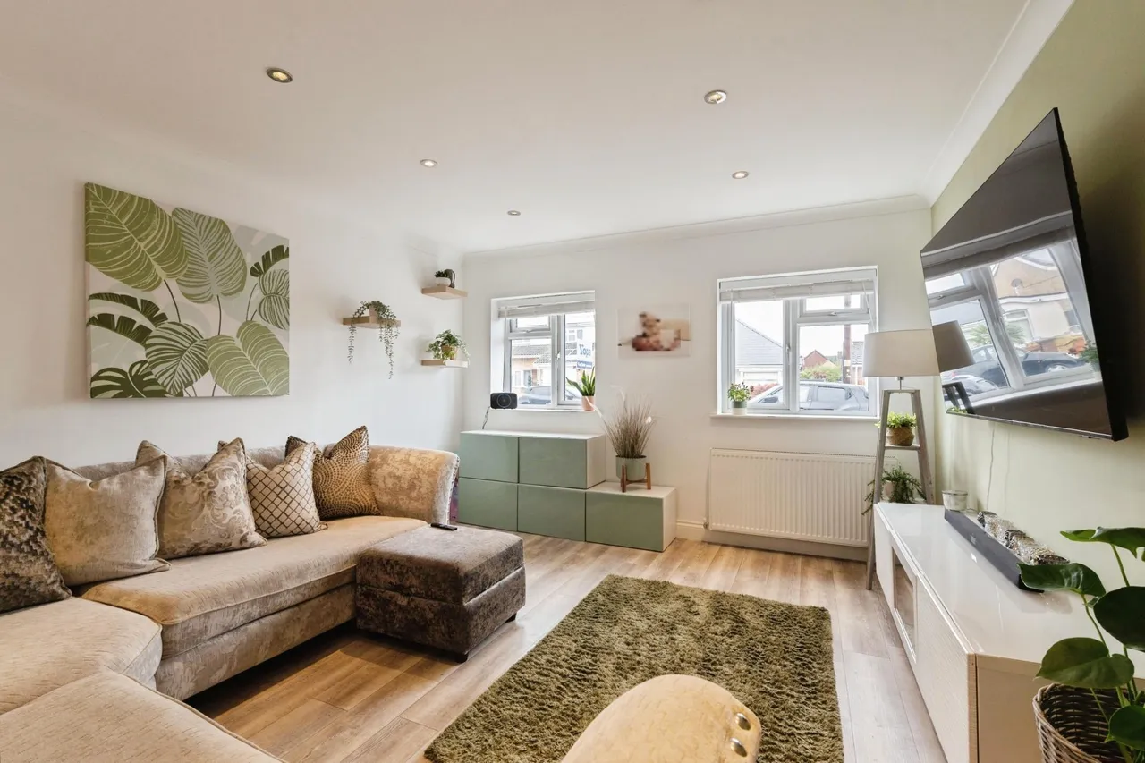 Somerset Road, Basildon, SS15, photo 4