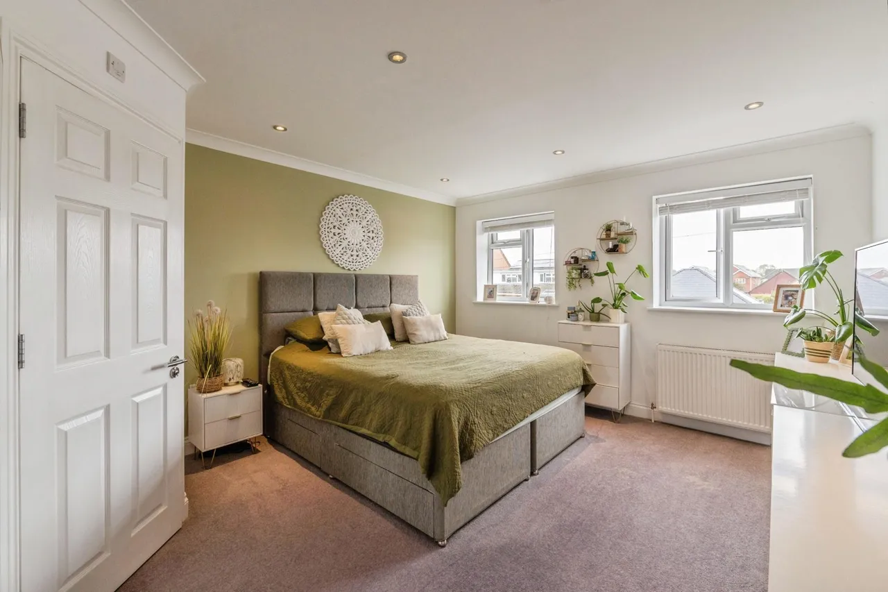 Somerset Road, Basildon, SS15, photo 16