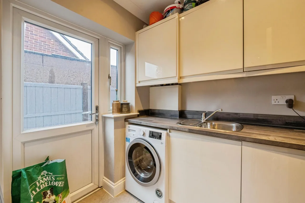 Somerset Road, Basildon, SS15, photo 13