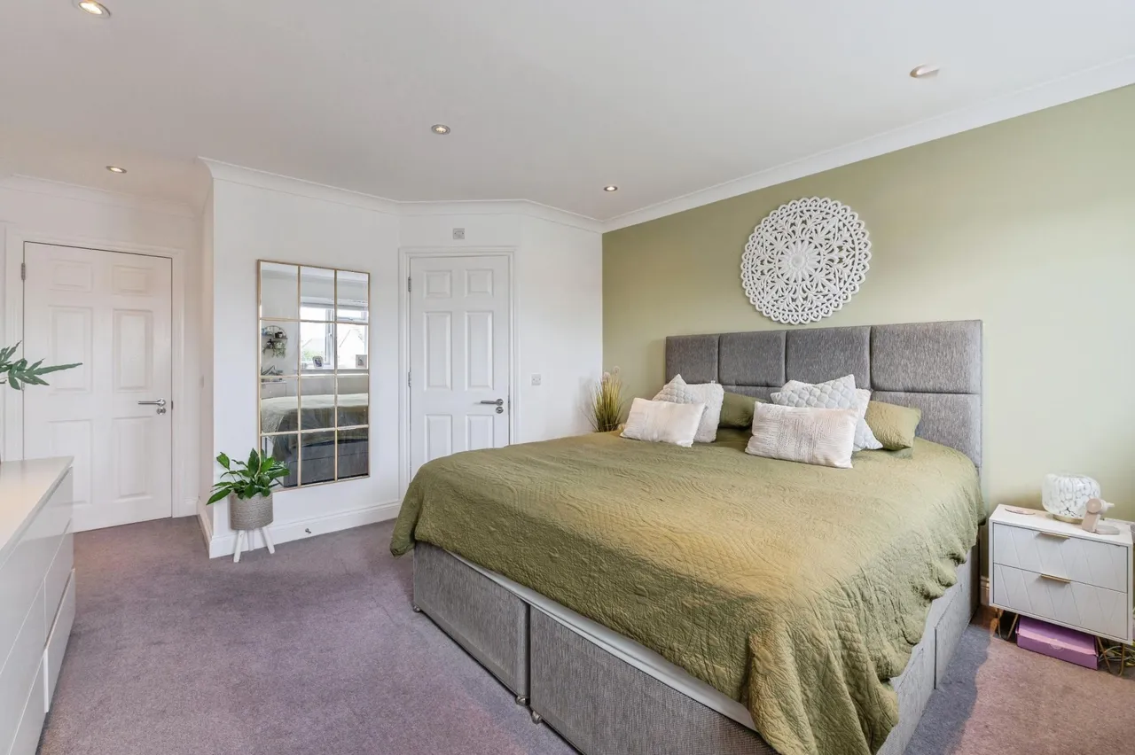 Somerset Road, Basildon, SS15, photo 18