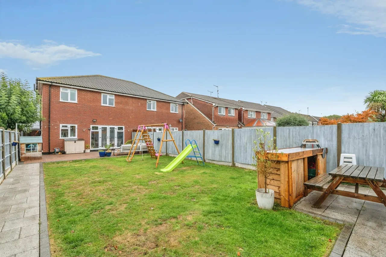 Somerset Road, Basildon, SS15, photo 25