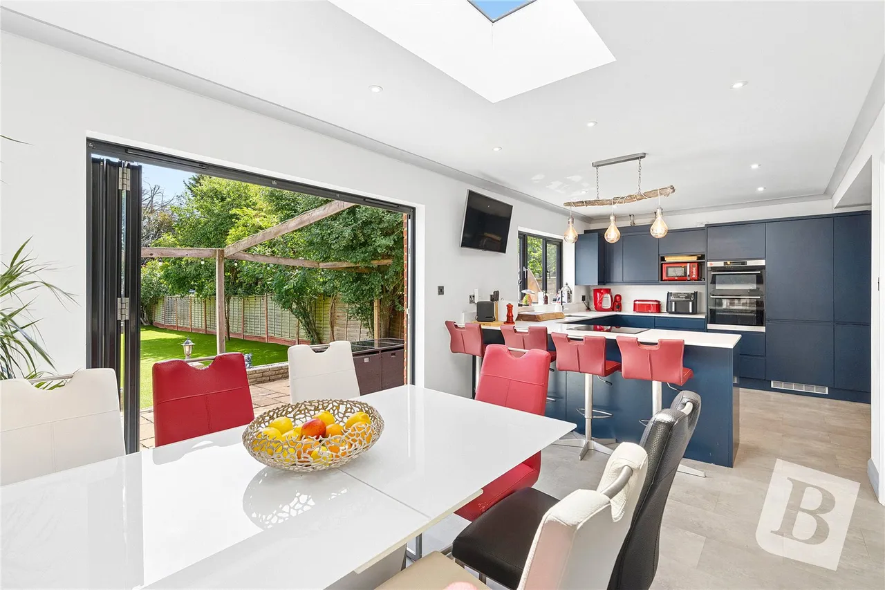 Argyle Gardens, Upminster, RM14, photo 3