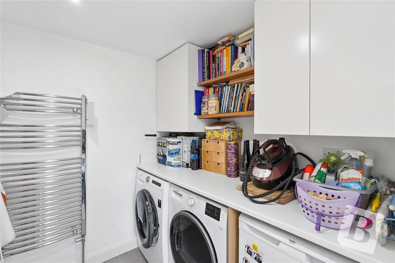 Argyle Gardens, Upminster, RM14, photo 10