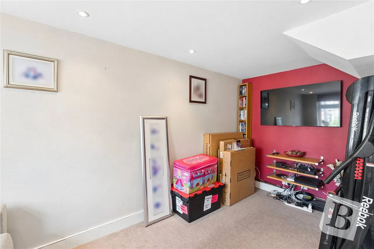 Argyle Gardens, Upminster, RM14, photo 9