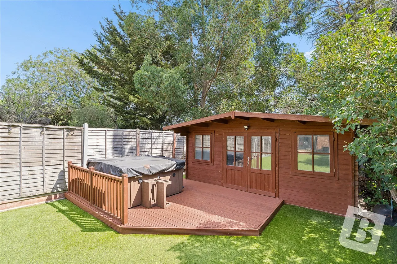 Argyle Gardens, Upminster, RM14, photo 19