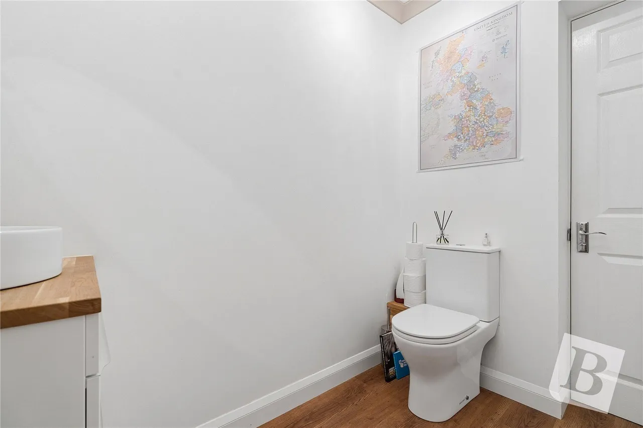 Argyle Gardens, Upminster, RM14, photo 8