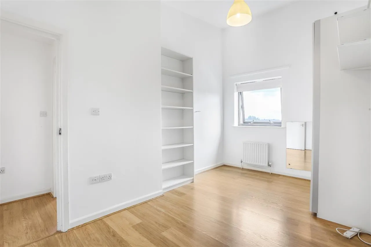 Dalmeny Avenue, London, photo 5