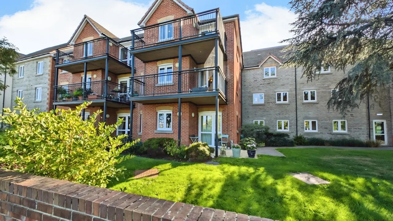 1 bed flat for sale, Blue Cedar Close, Yate, BS37