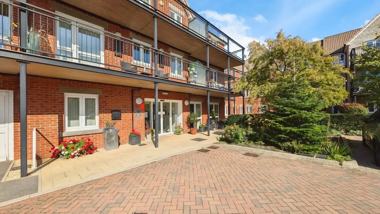 Blue Cedar Close, Yate, BS37, photo 11