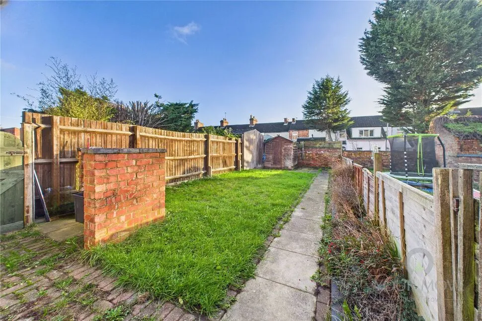 Wood Street, Kettering, Northamptonshire, NN16, photo 11