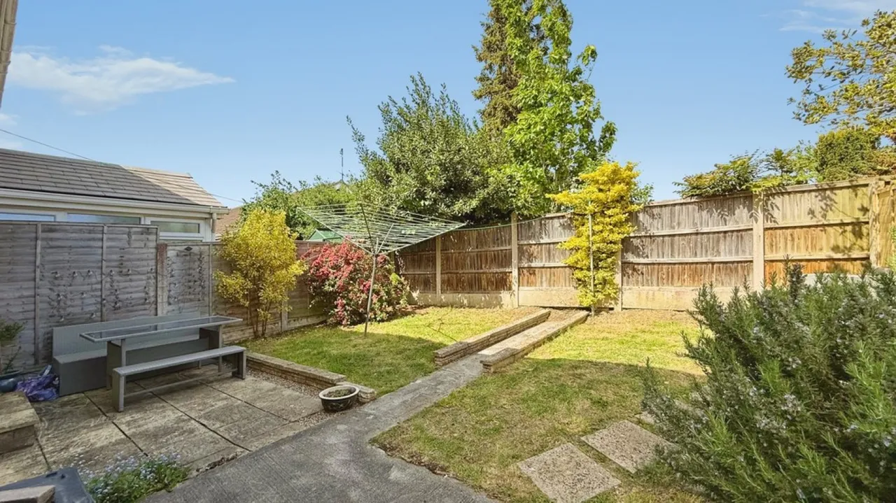 Hollis Way, Southwick, photo 2
