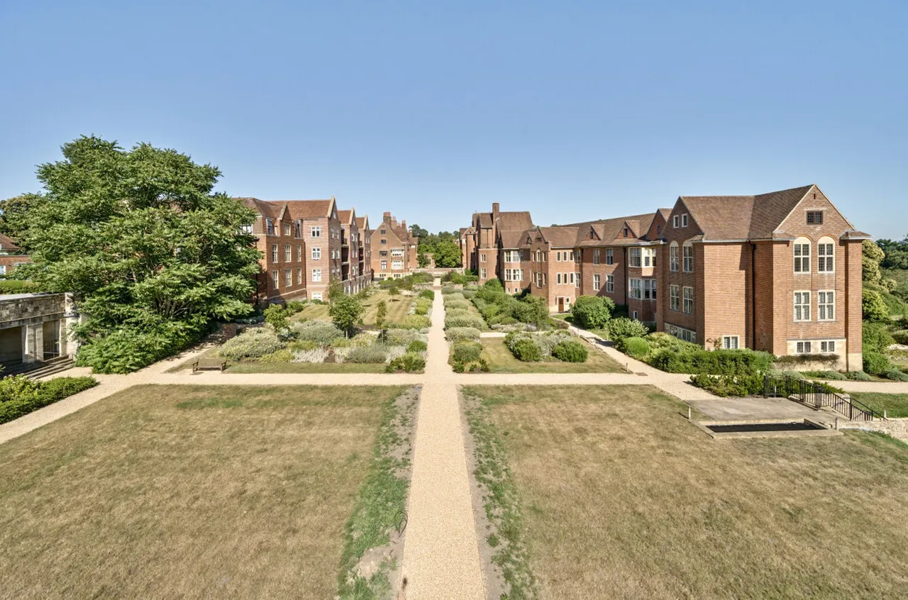 Kings Drive, Midhurst, GU29, photo 9