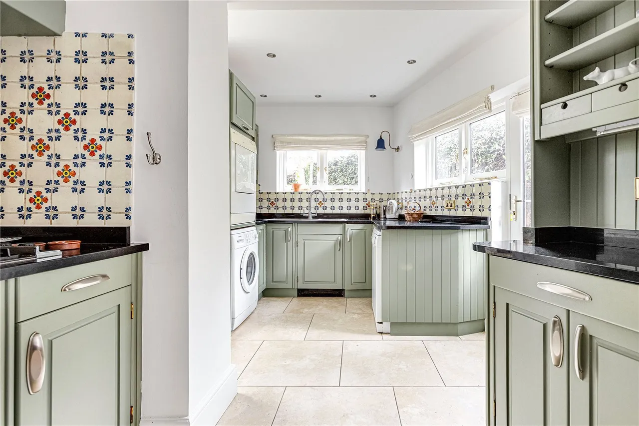 Esmond Road, London, W4, photo 20