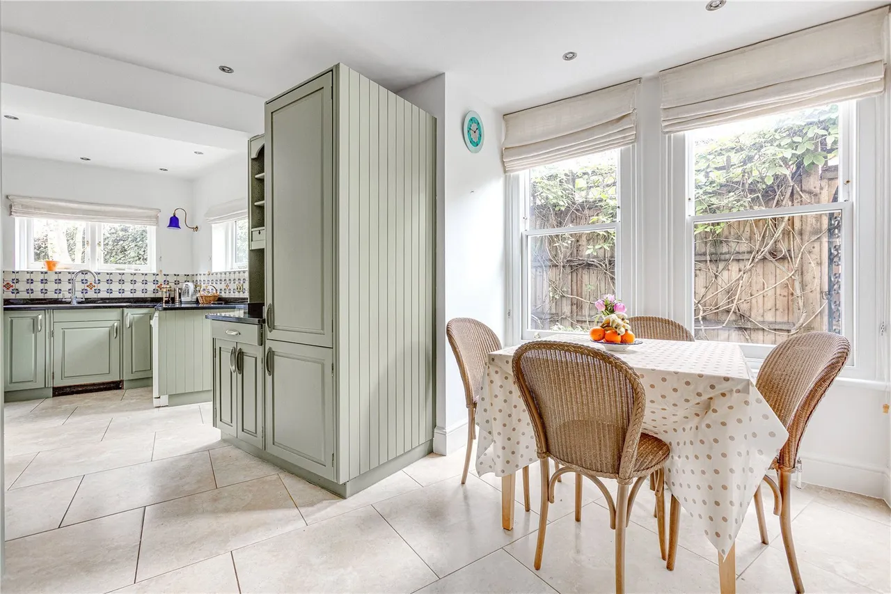 Esmond Road, London, W4, photo 2