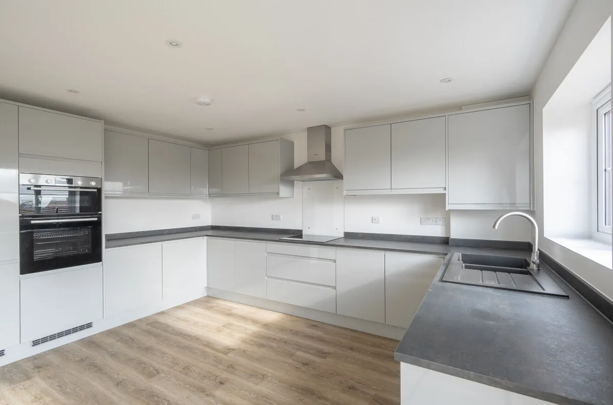 Broadweavers Close, Wincanton, BA9, photo 4
