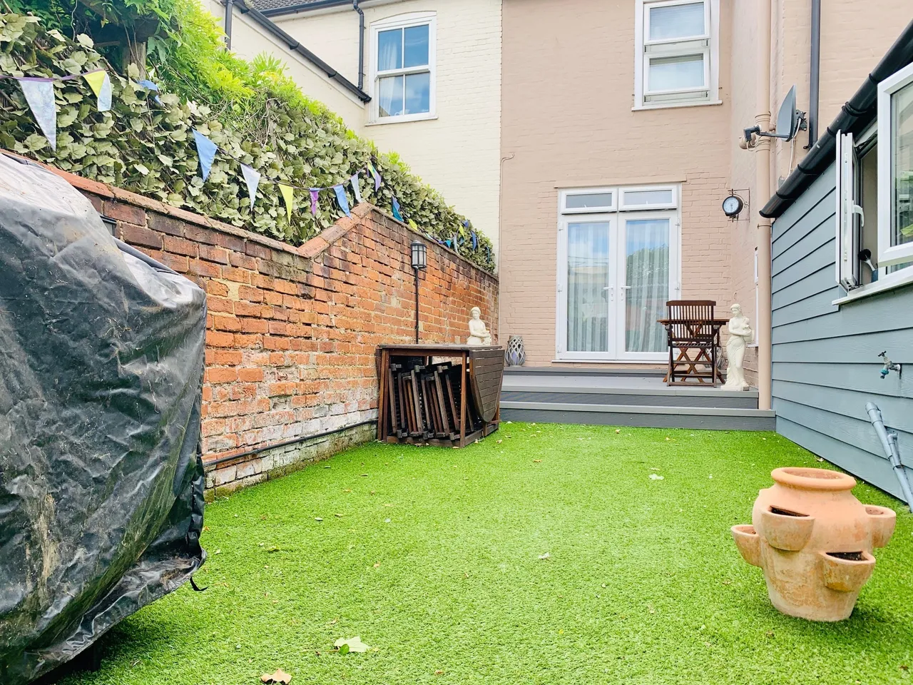 Out Northgate, IP33 1JQ, photo 15