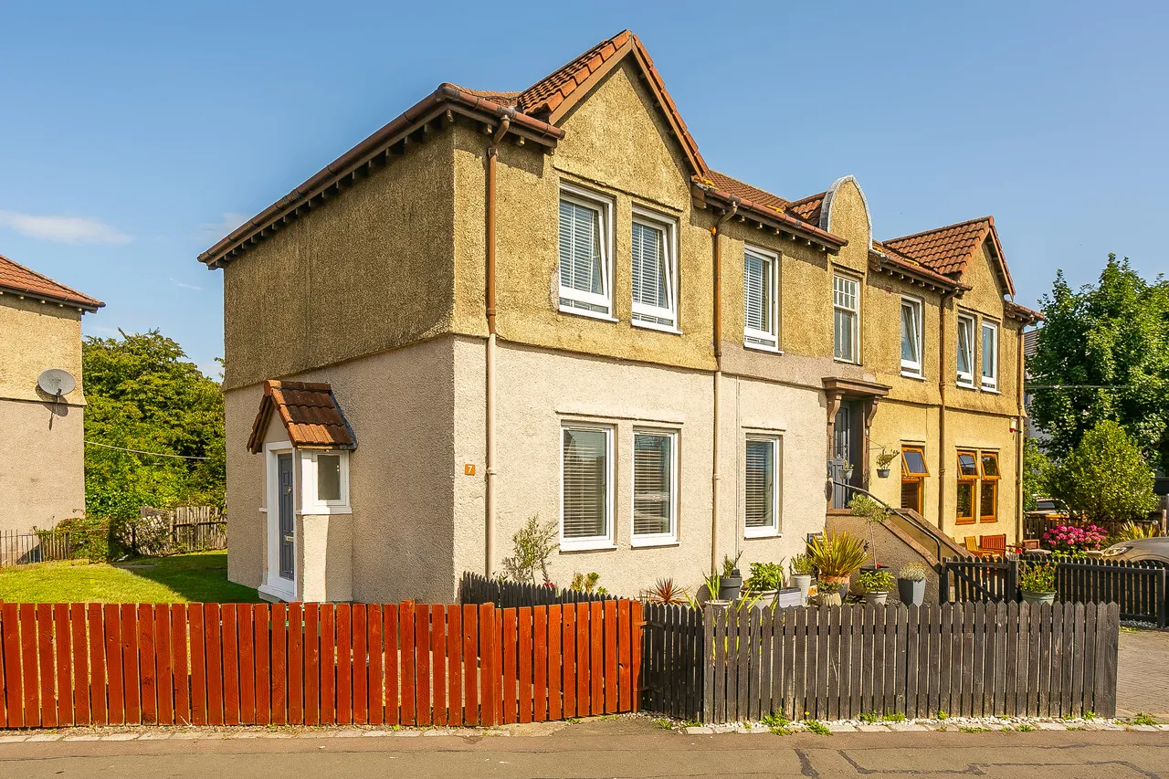 3 bed flat for sale, Lochend Quadrant, Edinburgh, EH7
