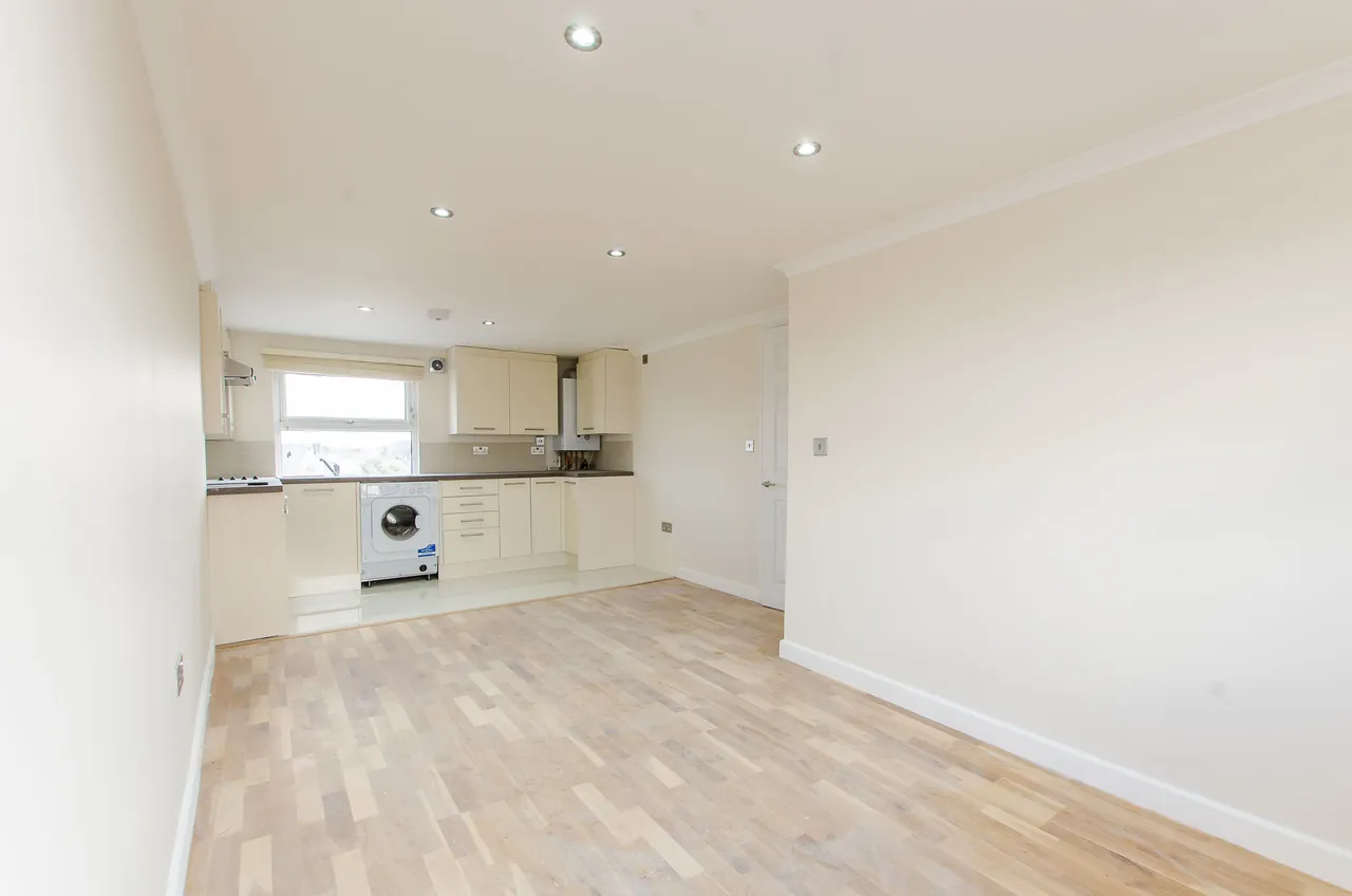 2 bed flat for sale, London, SE15