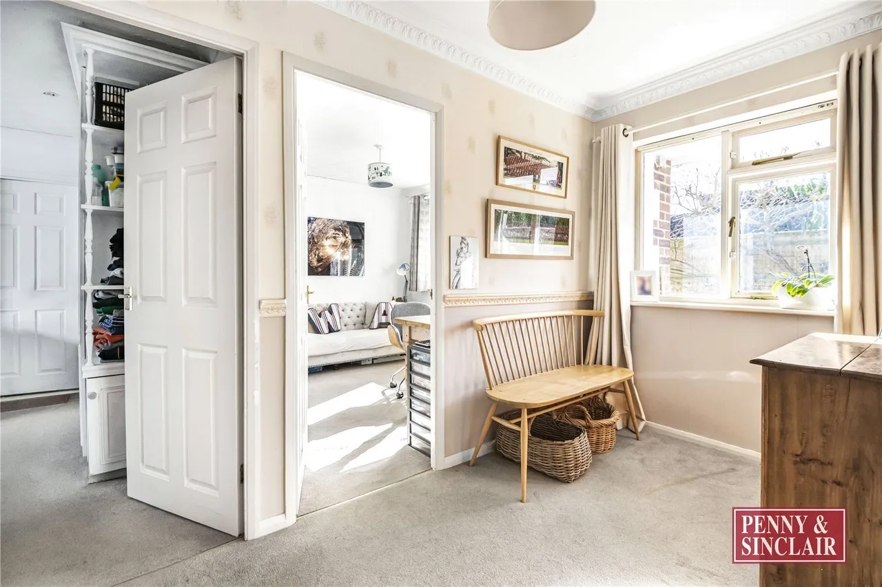 Cromwell Close, Henley-on-Thames, RG9, photo 13