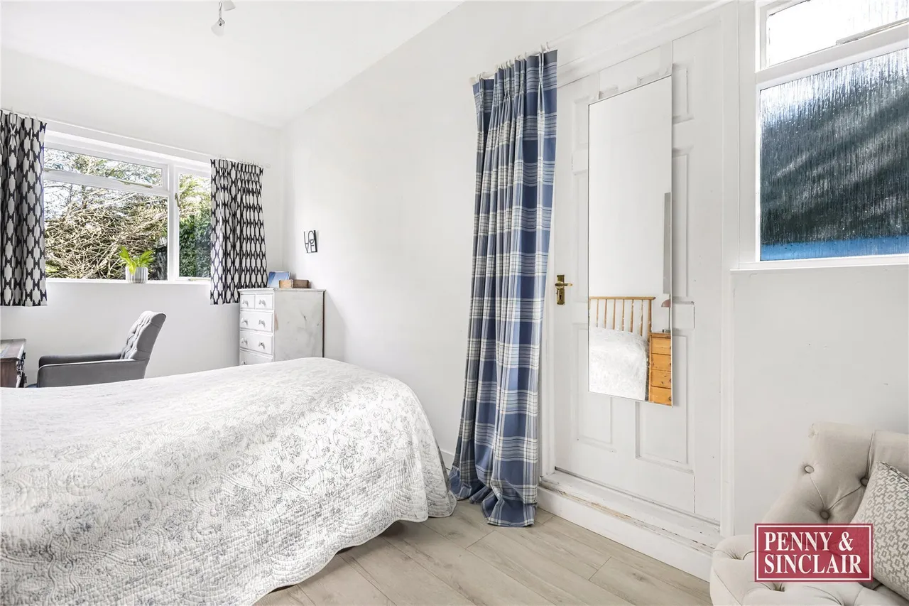 Cromwell Close, Henley-on-Thames, RG9, photo 18