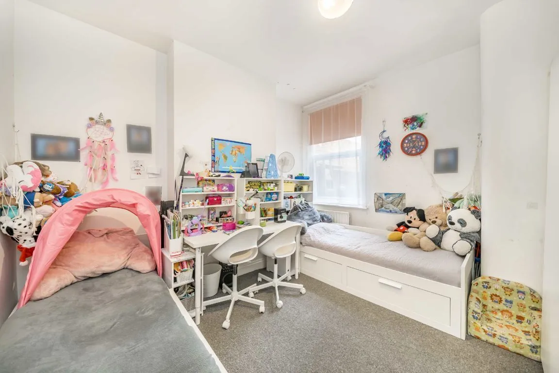 Heaton Road, CR4, photo 5