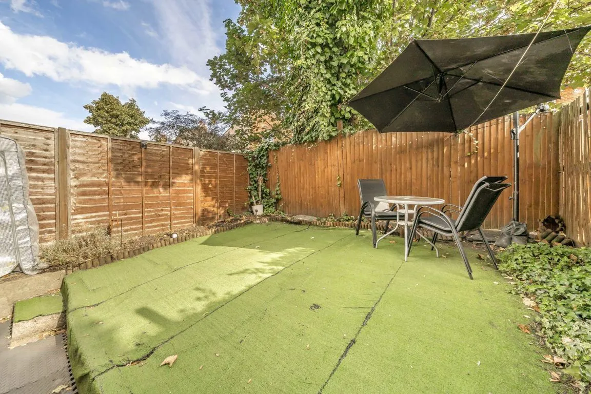 Heaton Road, CR4, photo 6