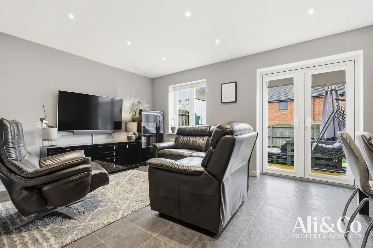 Culverin Avenue, Grays, Essex, RM16 2BF, photo 6