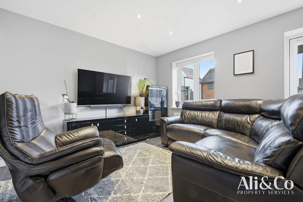 Culverin Avenue, Grays, Essex, RM16 2BF, photo 7